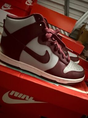 Nike Dunks size 8 Men's High-Top Sneakers in Maroon and Grey